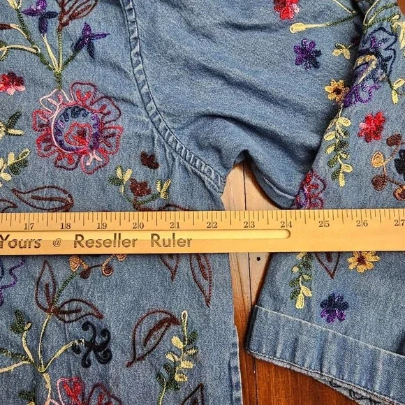 FLORAL HAND STITCHED DENIM BUTTON UP SHIRT‎ - Picture 5 of 8